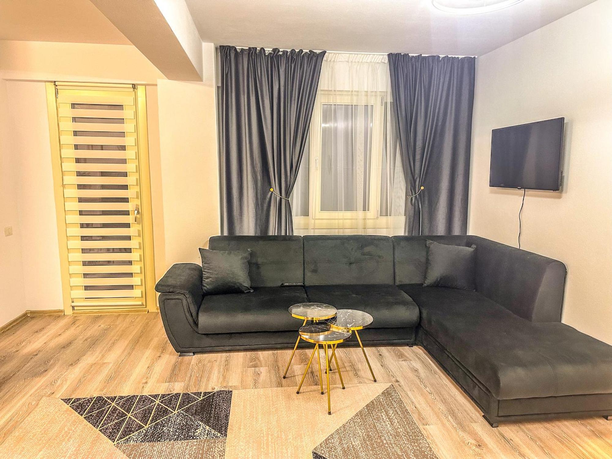 Luxury Bucovina Apartment Gura Humorului Ngoại thất bức ảnh