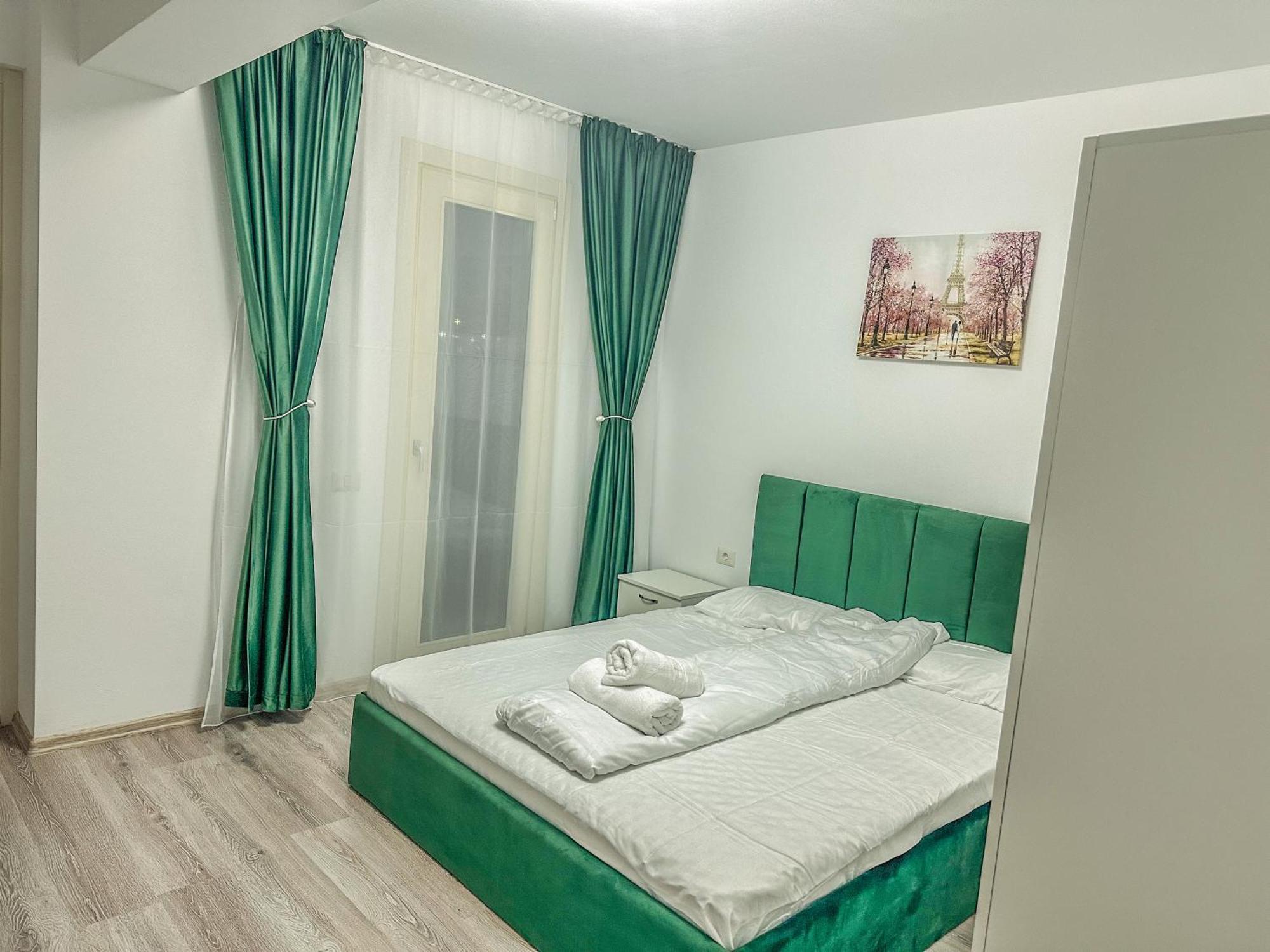 Luxury Bucovina Apartment Gura Humorului Ngoại thất bức ảnh