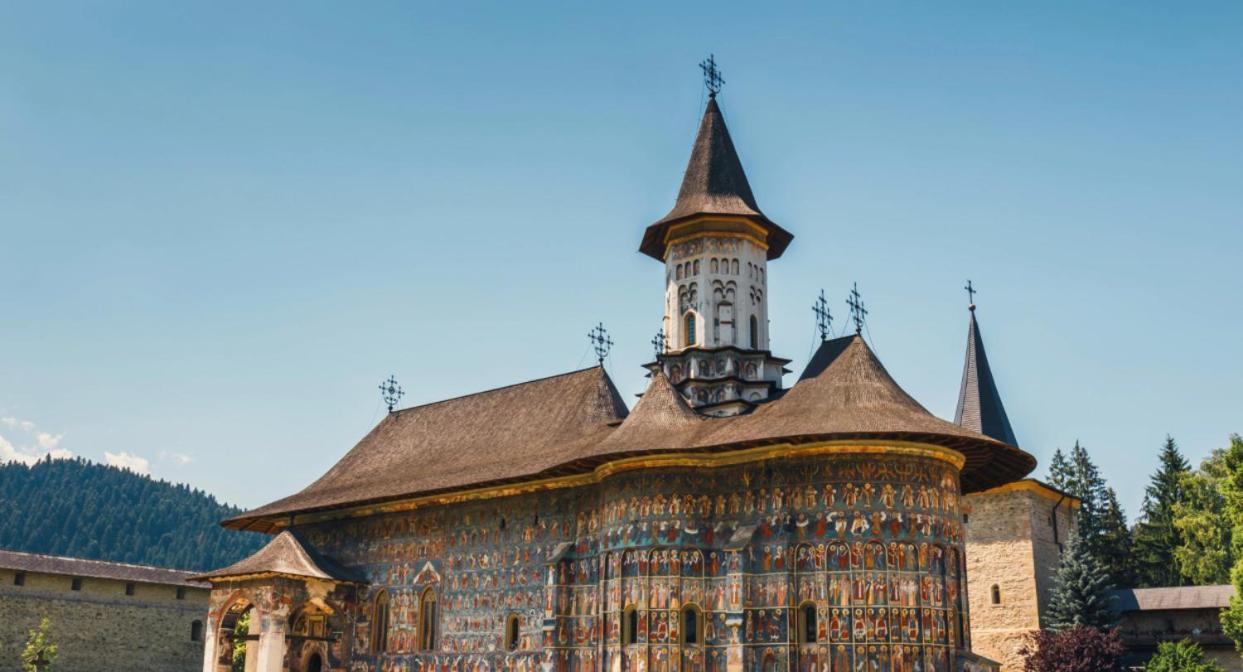 Luxury Bucovina Apartment Gura Humorului Ngoại thất bức ảnh